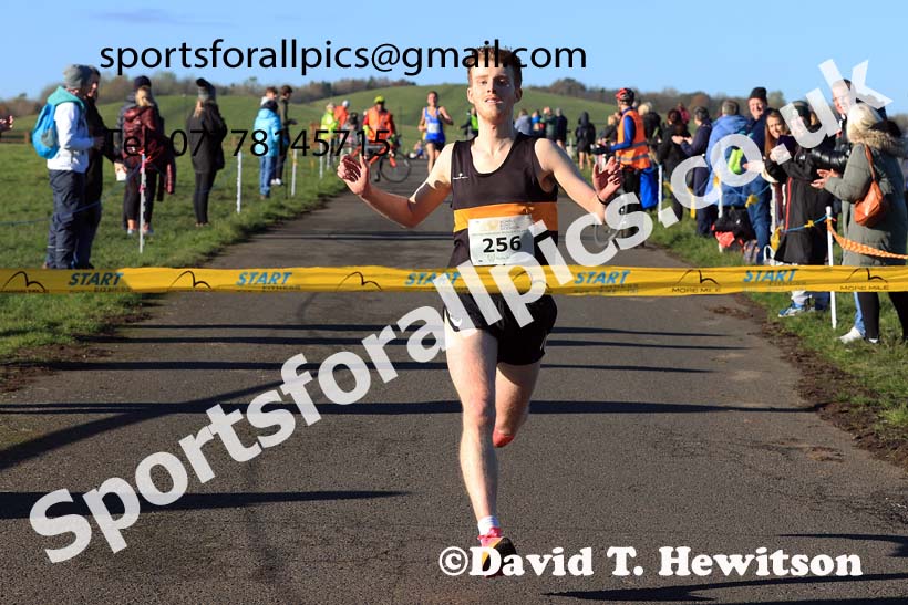 Senior Men and Womens 2023 Heaton Memorial 10k Road Race, Newcastle Town Moor, Newcastle.  Photo: David T. Hewitson/Sports for All Pics